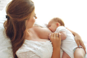 Sore nipples from breastfeeding: Causes and proper care - sanosan